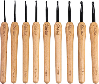 The Quilted Bear 9 Piece Beech Wood Crochet Hooks Set (2mm-6mm)