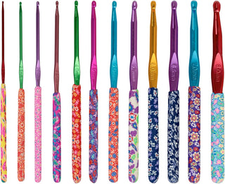 The Quilted Bear 12 Piece Ergonomic Crochet Hook Set -  2mm-8mm (Floral Print)