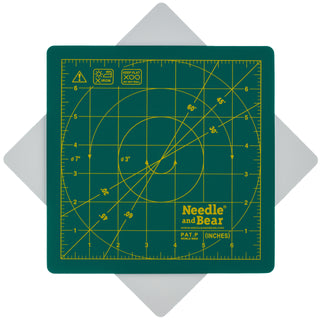 Needle and Bear Rotating Cutting Mat 7'' x 7'' (Green)