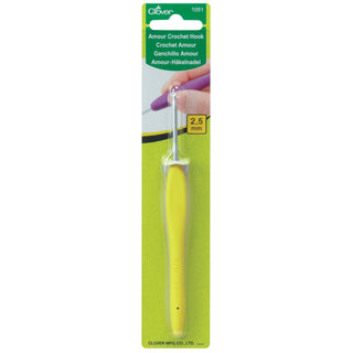 Clover Amour Crochet Hook (Various Sizes)