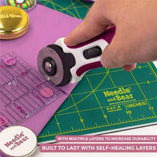 Needle and Bear Rotating Cutting Mat 7'' x 7'' (Green)