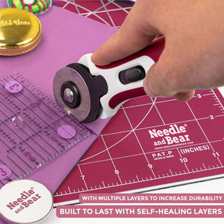 Needle and Bear Rotating Cutting Mat 7'' x 7'' (Pink)